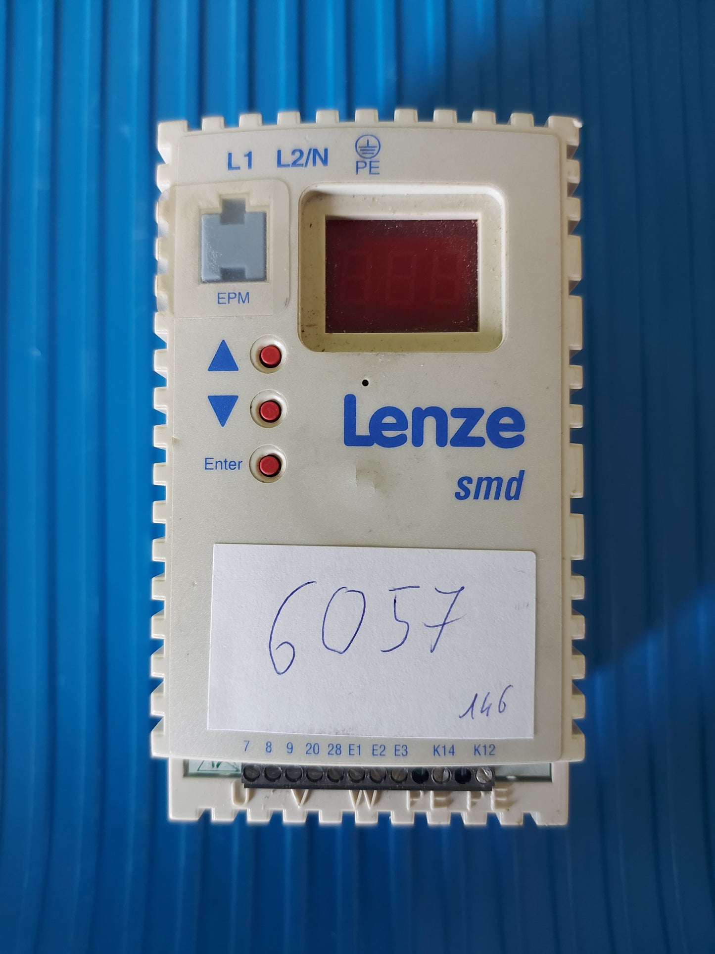 ESMD751X2SFA002, Lenze SMD-Wechselrichter, 0,75 kW