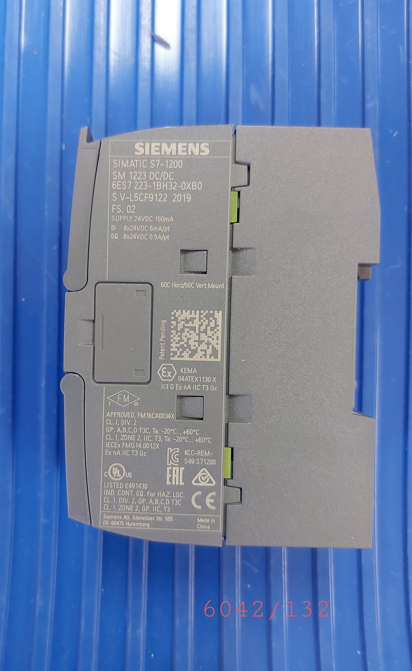 6ES7223-1BH32-0XB0, SM1223 DC/DC, Simatic S7-1200, digitális ki-bemeneti modul