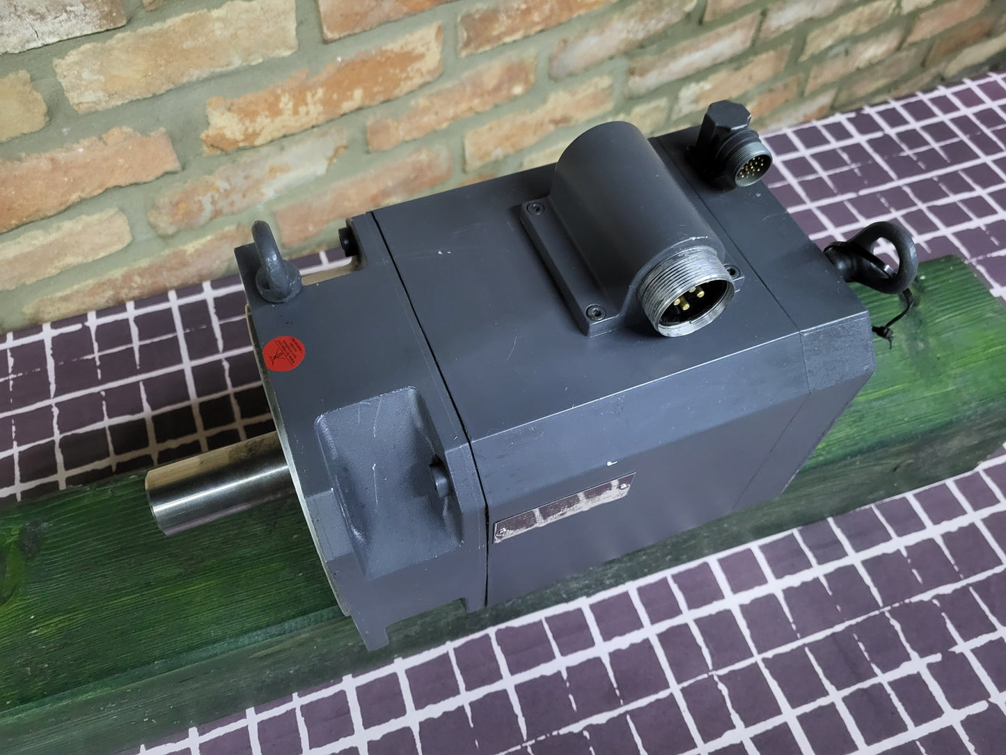 1FT6102-1AC71-1AG0, AC feed drive motor, 23Nm, 4.8kW, kefenélküli szervo motor