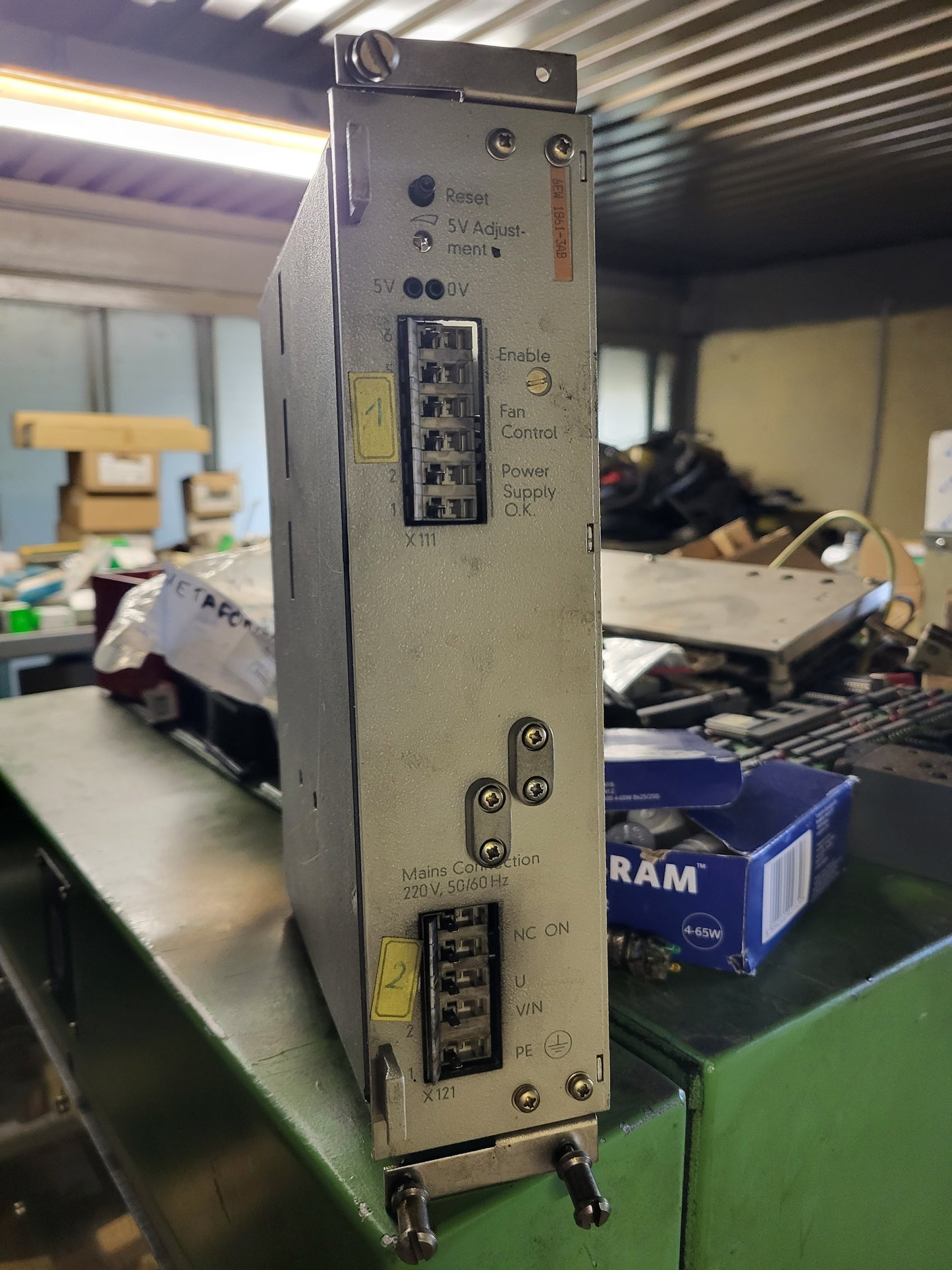 6EW1861-3AB, SINUMERIK 820 POWER BOARD (230 VDC/5V, 15A) FÜR OP-PANEL UND EU (P08)