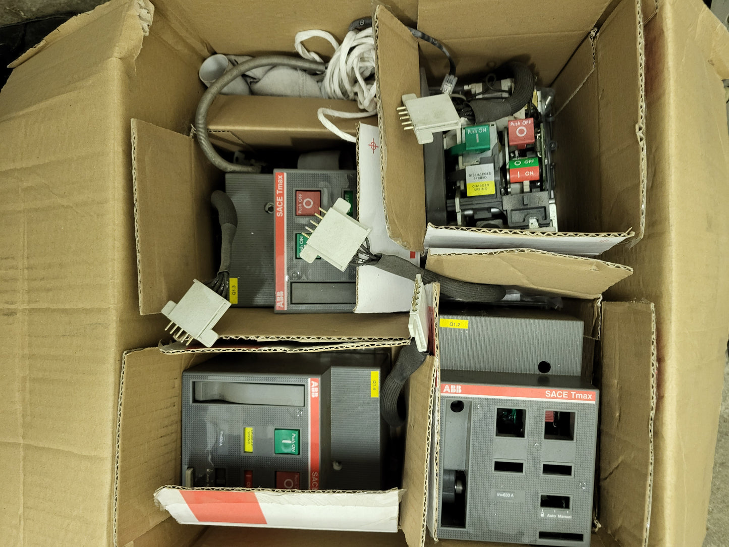 MOE T4-T5 220...250 Vac/dc, ABB1SDA054897R1, ABB, MOE fernbedienbare Motorsteuereinheit mit Federkraftspeicher