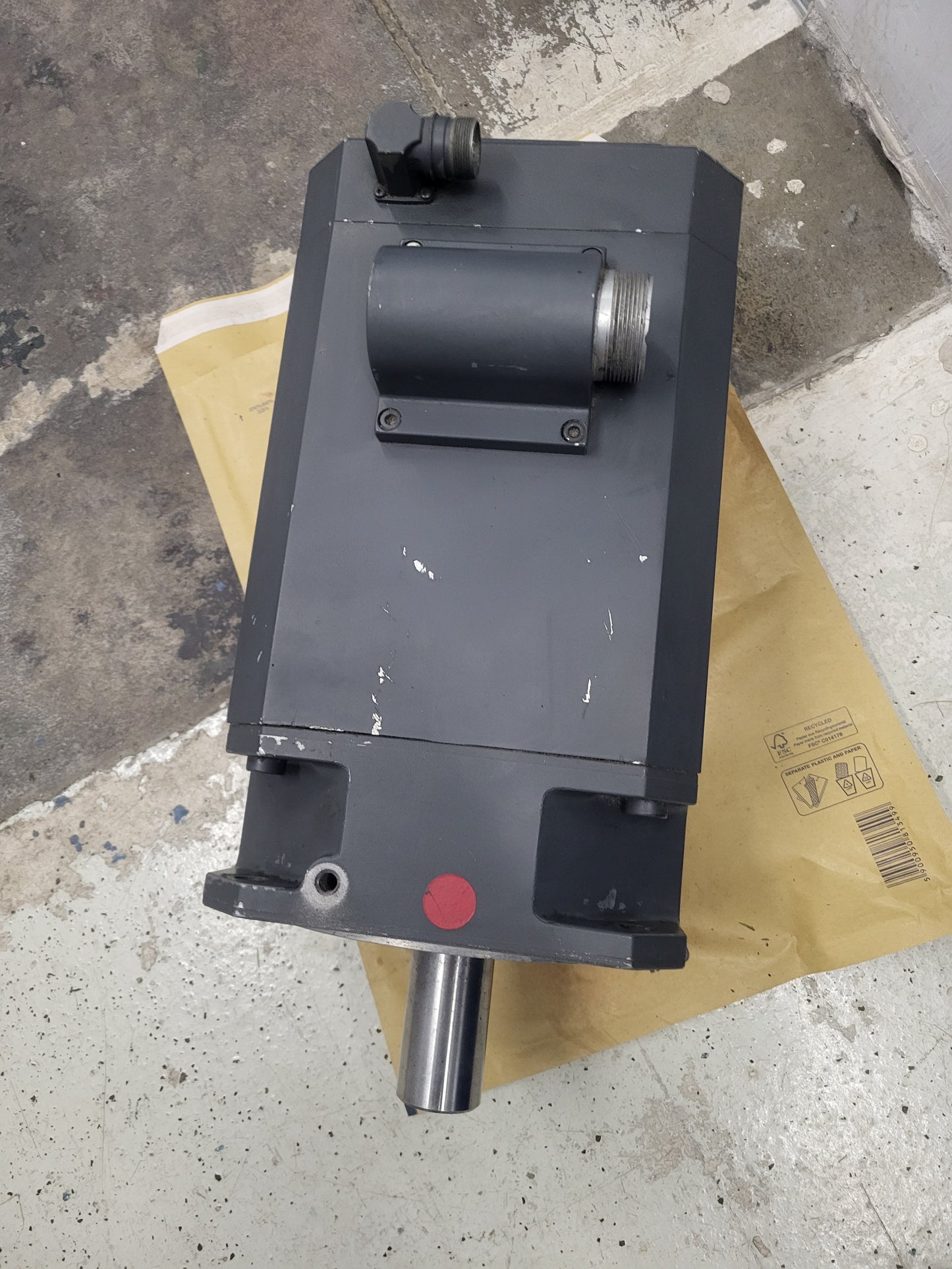 1FT6102-1AC71-1AH0, 4.8kW-os, 23Nm-es, kefe nélküli szervo motor