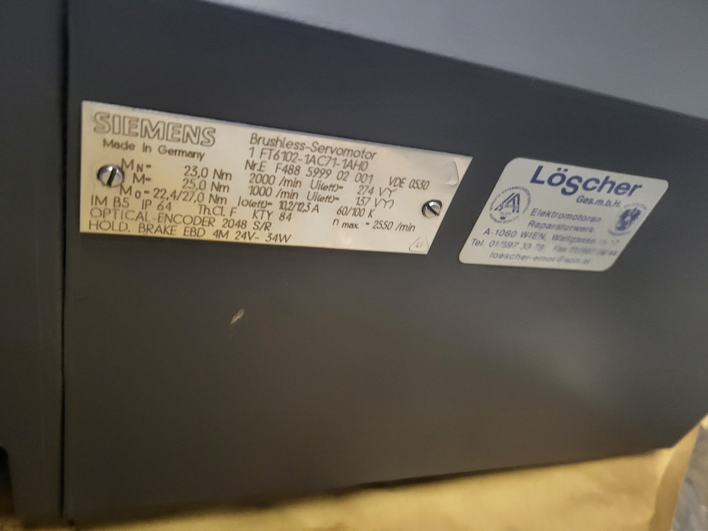 1FT6102-1AC71-1AH0, 4.8kW-os, 23Nm-es, kefe nélküli szervo motor