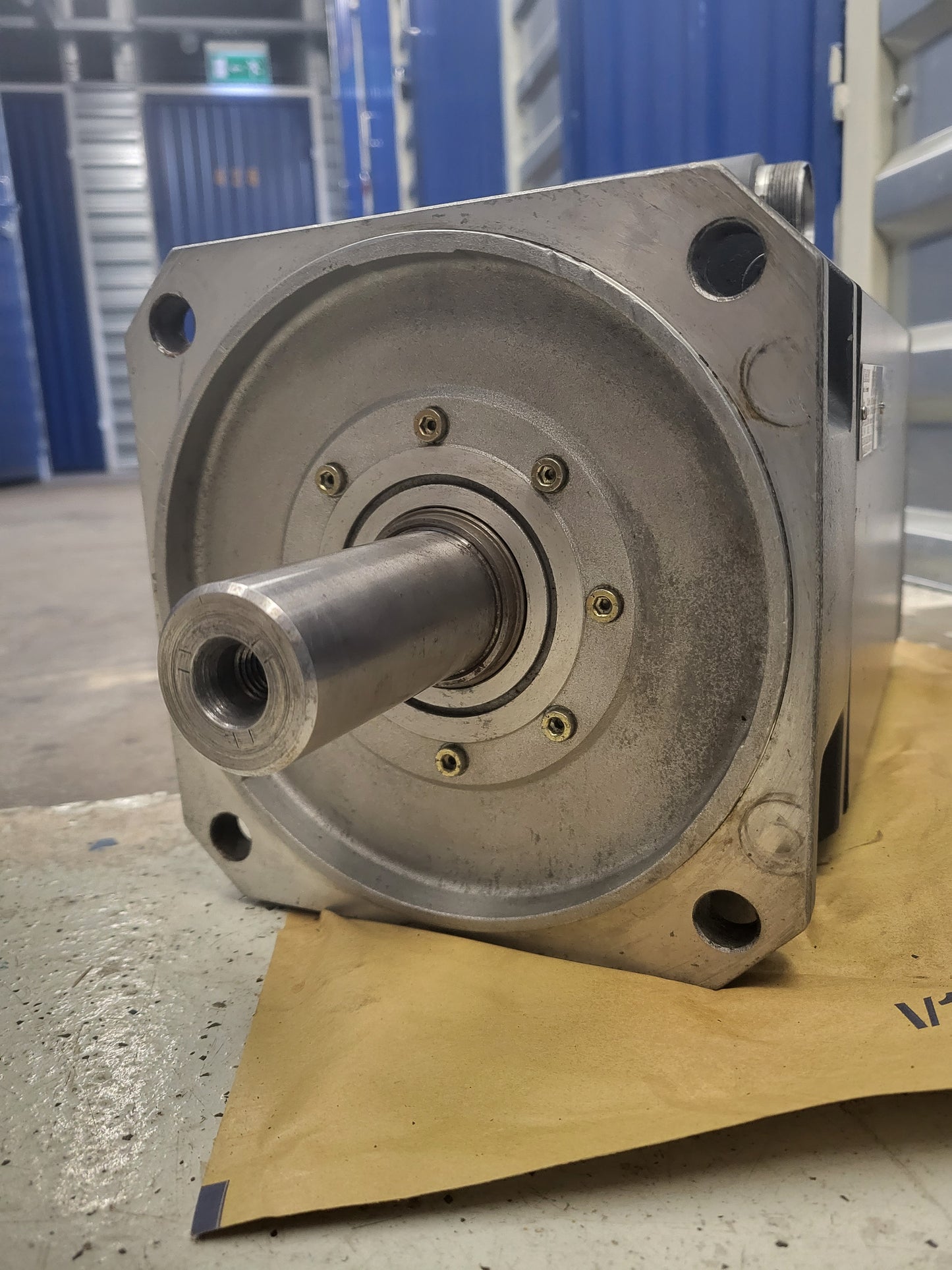1FT6102-1AC71-1AH0, 4.8kW-os, 23Nm-es, kefe nélküli szervo motor