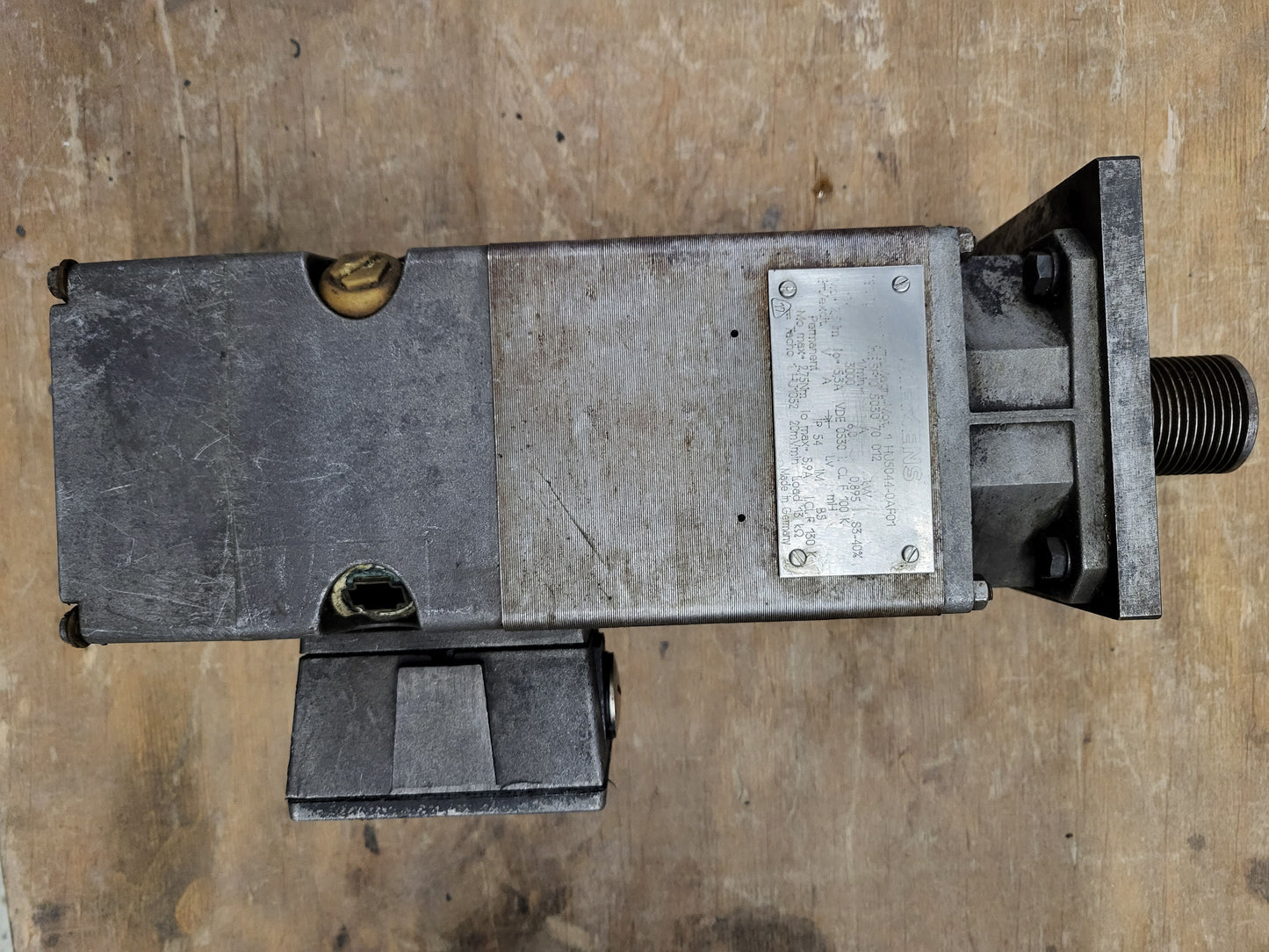 1HU5044-0AF01, Siemens, DC szervo motor, 176V, 6A, 0.895kW