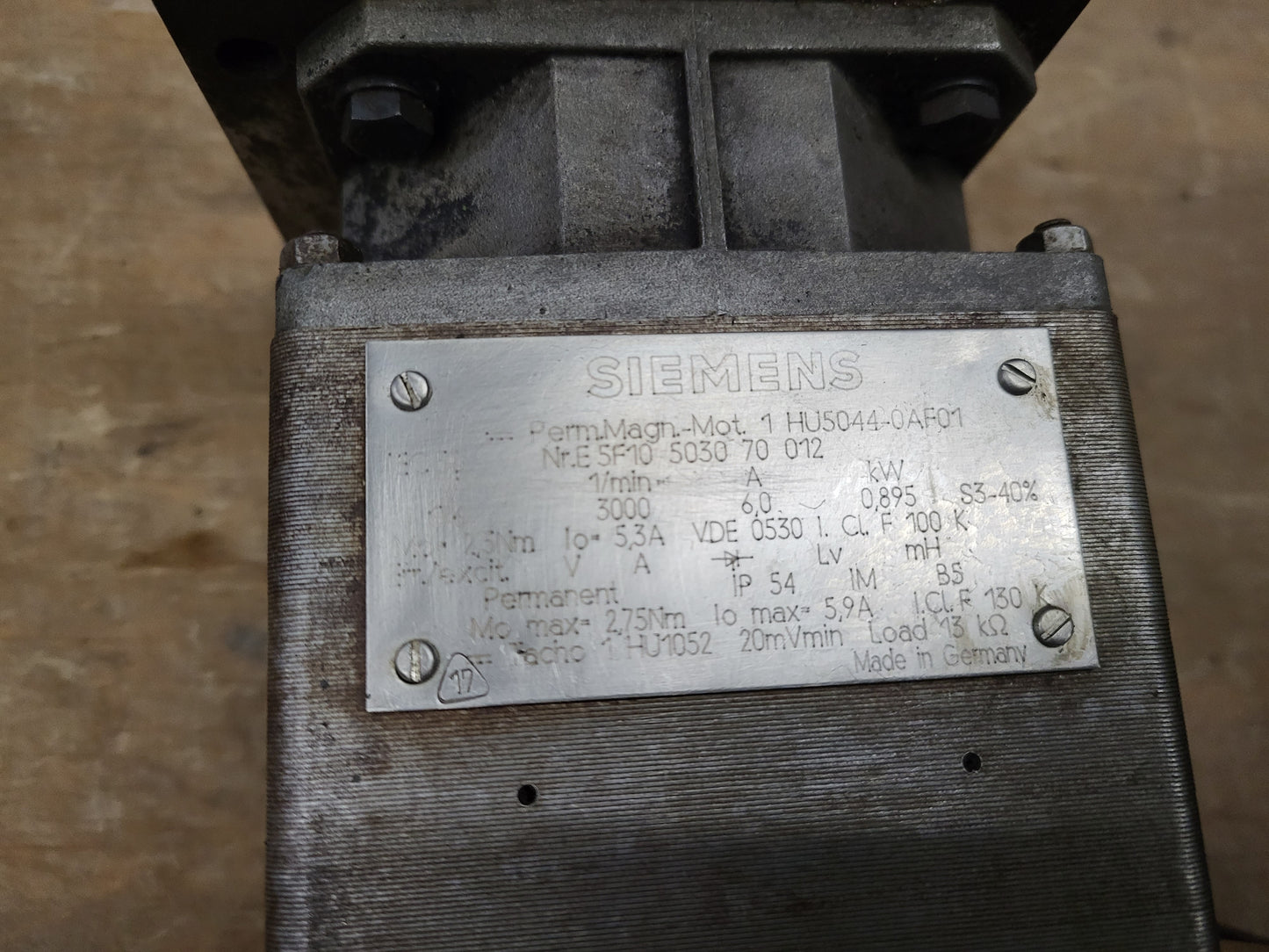 1HU5044-0AF01, Siemens, DC szervo motor, 176V, 6A, 0.895kW