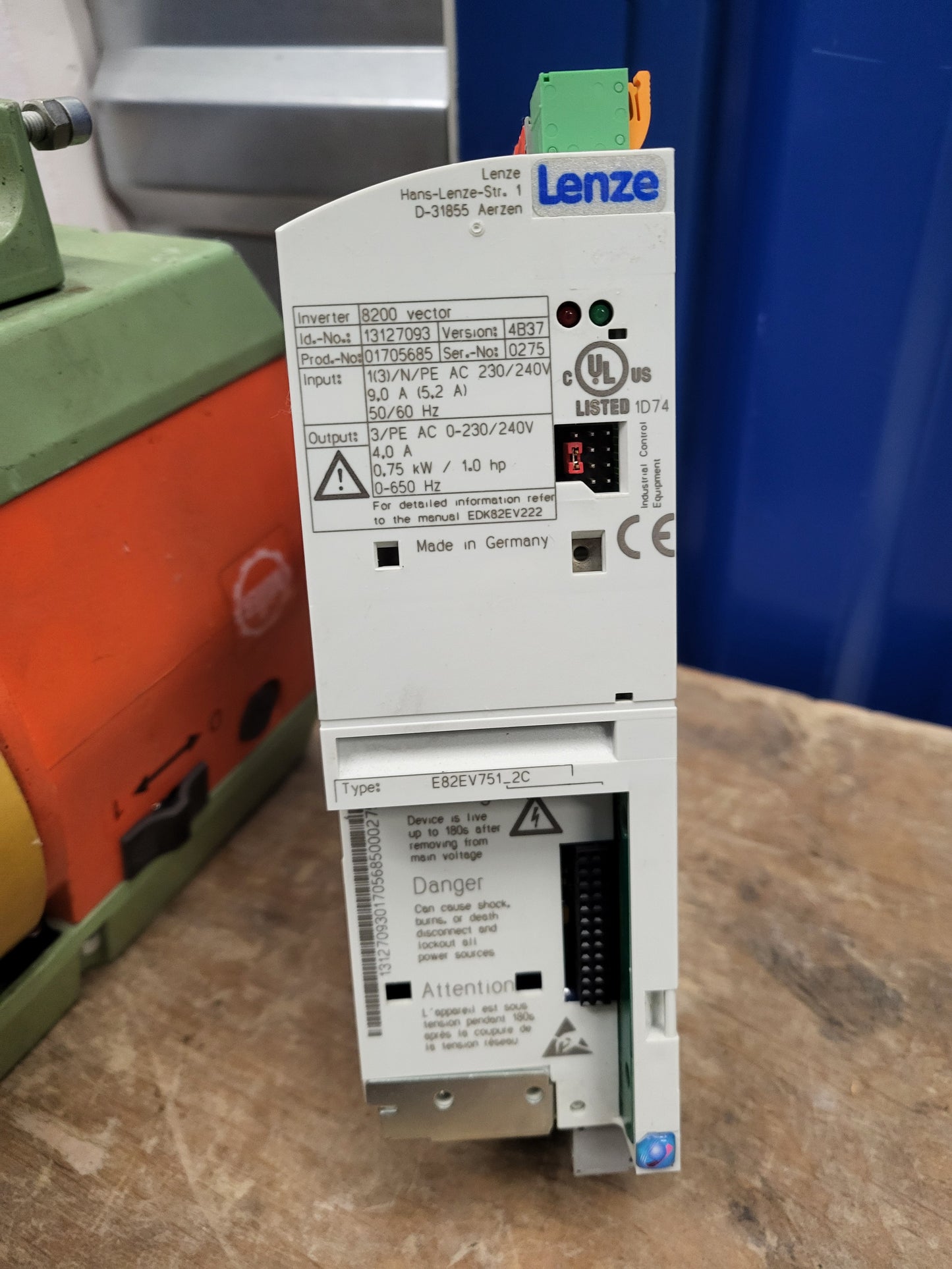 E82EV751_2C, Lenze, 8200 Vector frekvenciaváltó, 0.75kW, 4A