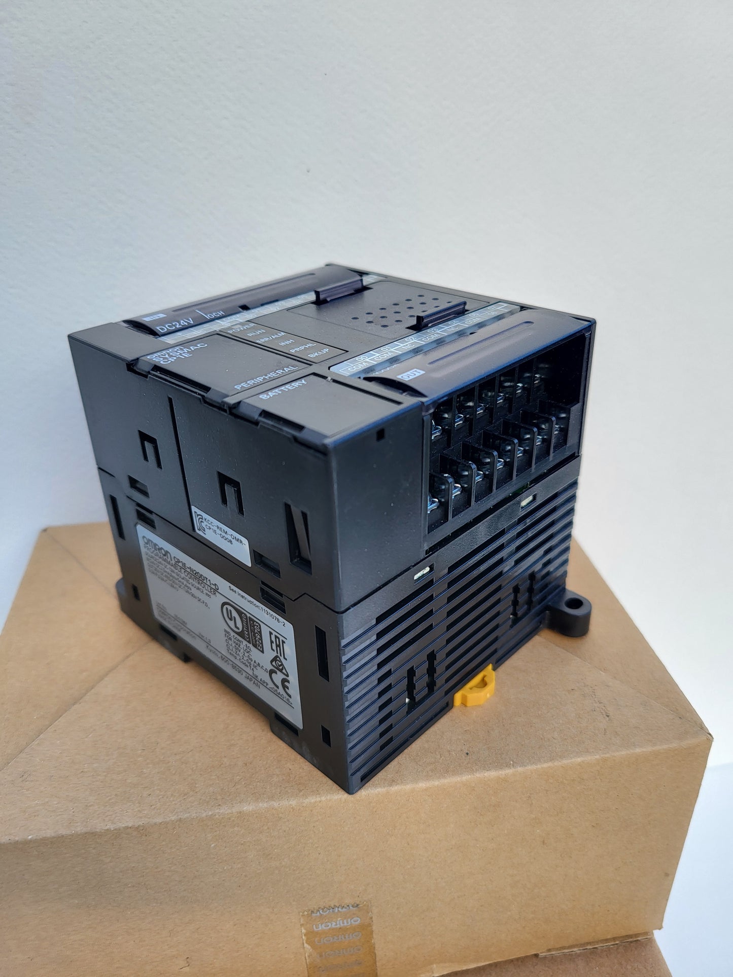 CP1E-N20DT1-D, programmable controller, Omron