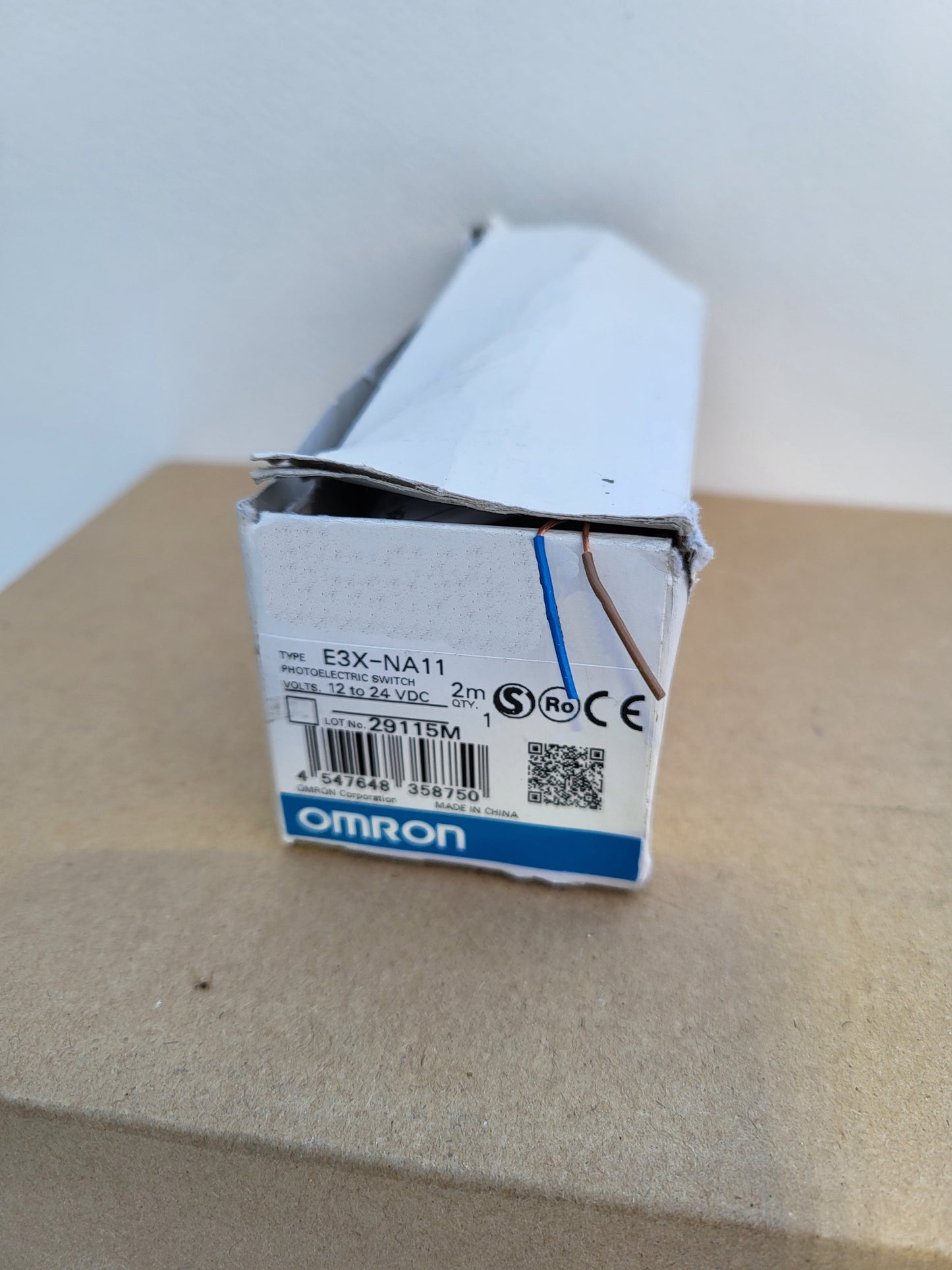 E3X-NA11 photo switch, Omron