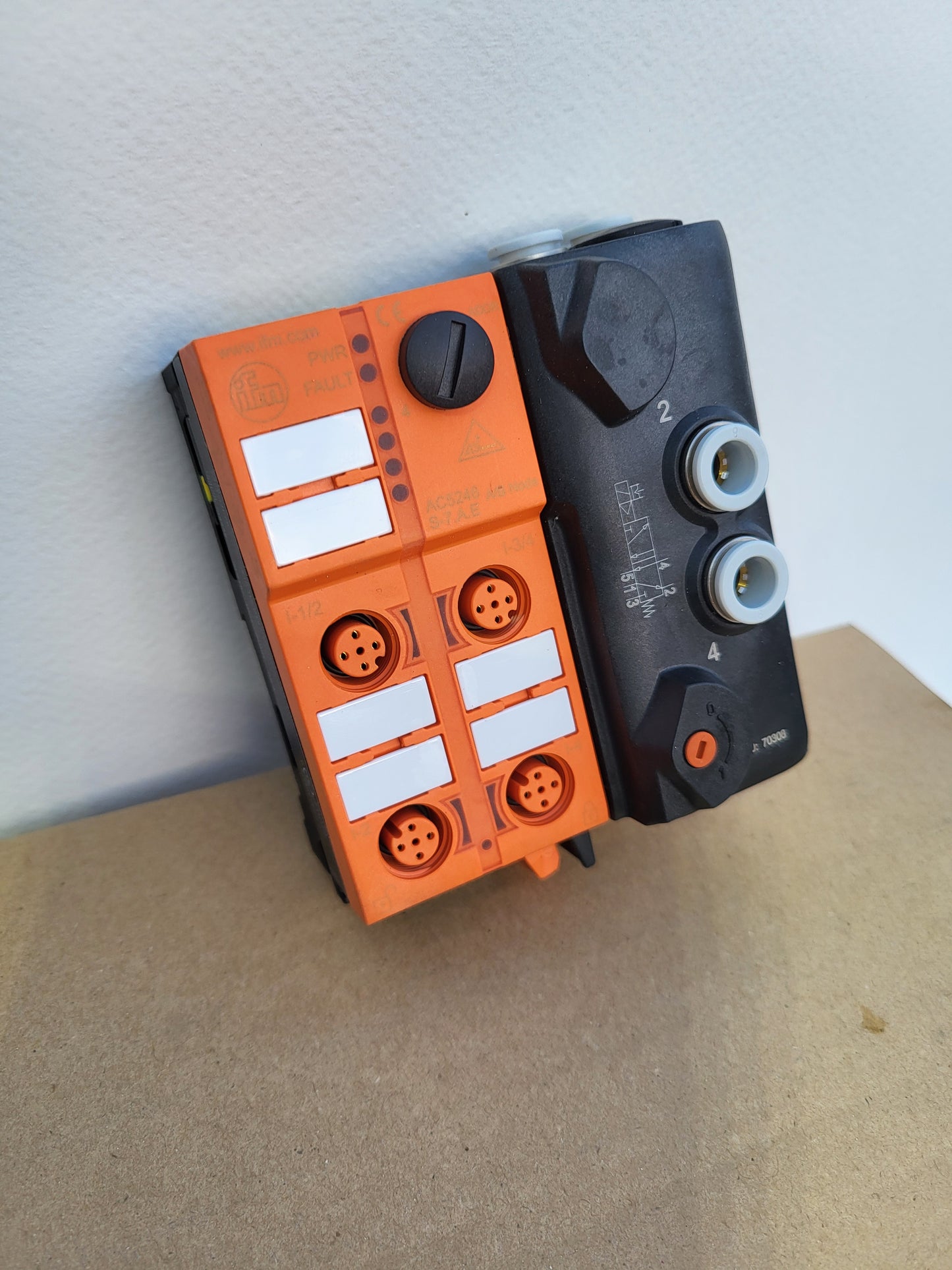 AC5246 S-7.AE, AS-Interface Airbox, actuator sensor interface, with quick connection technology, IFM