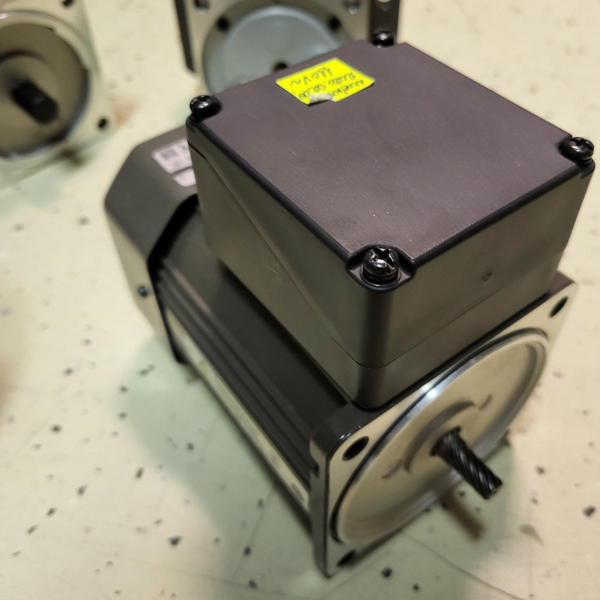 M9RZ90GK4GG1, egyfázisú, irányváltó aszinkron motor, 90 W, Panasonic