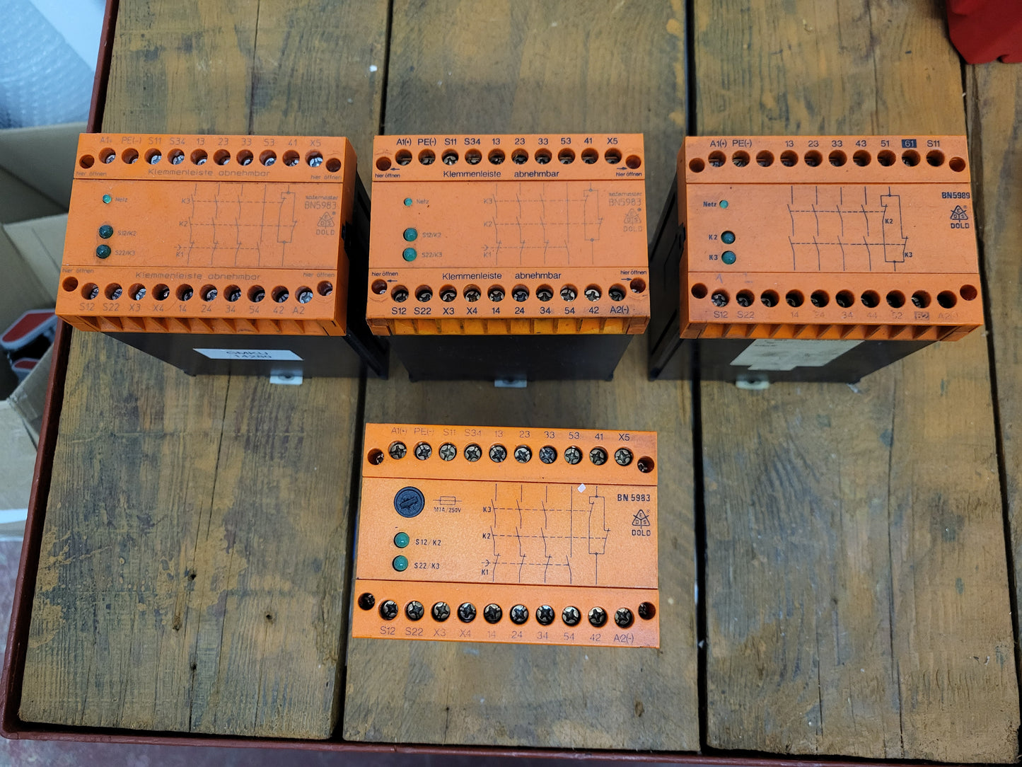 BN5983.53, DOLD id: 0032155, two-channel, emergency stop safety relay, 24VDC