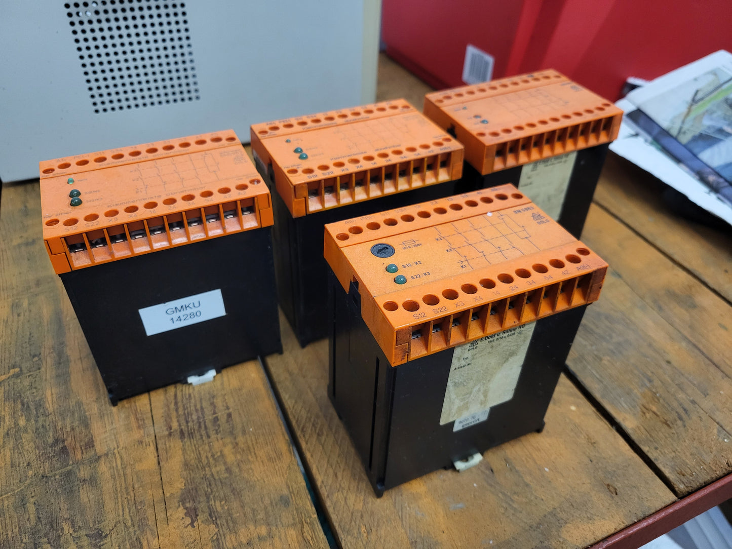 BN5983.53, DOLD-ID: 0032155, zweikanaliges Not-Aus-Sicherheitsrelais, 24 VDC