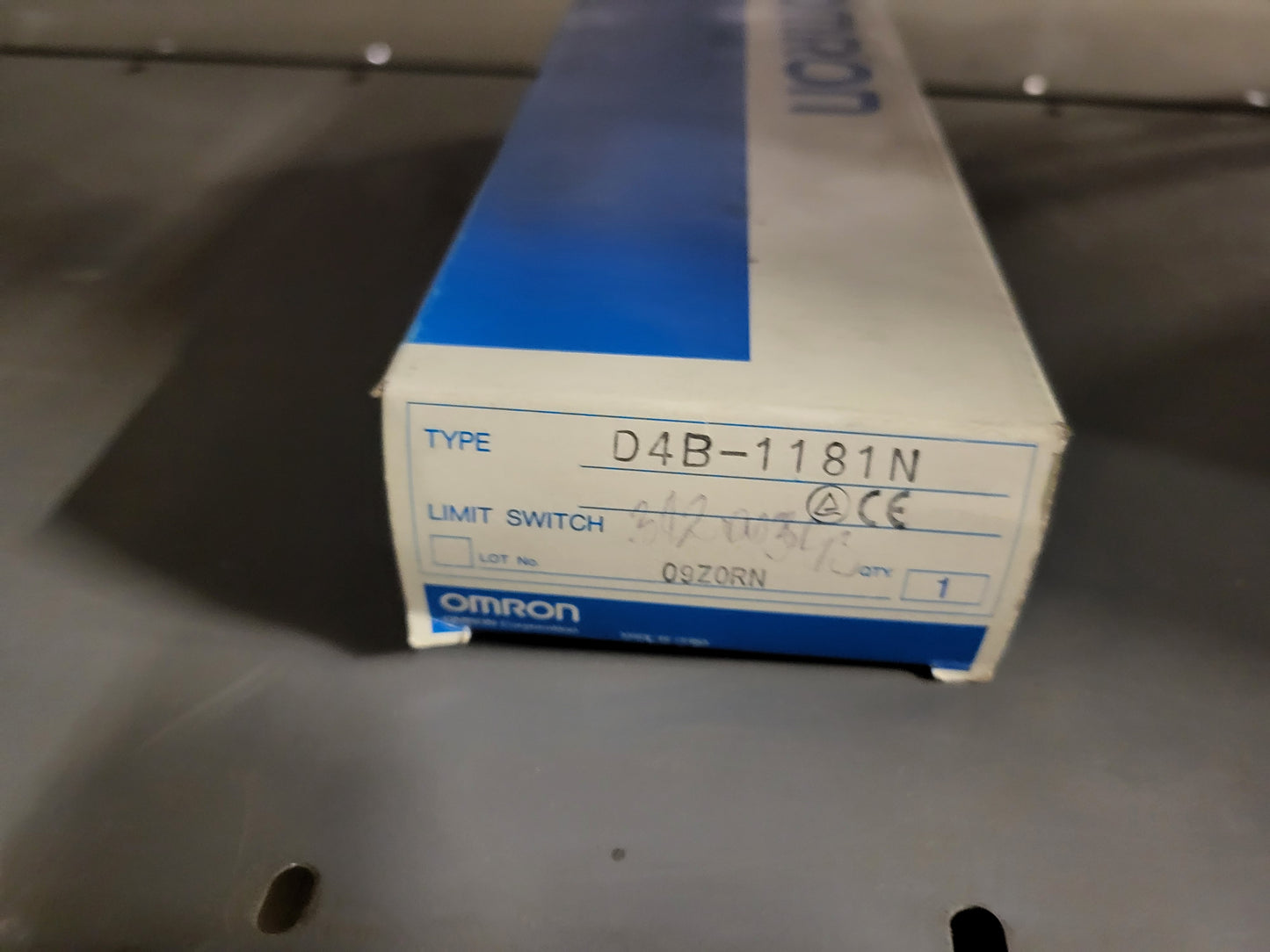 D4B-1181N, Omron, végállás-kapcsoló