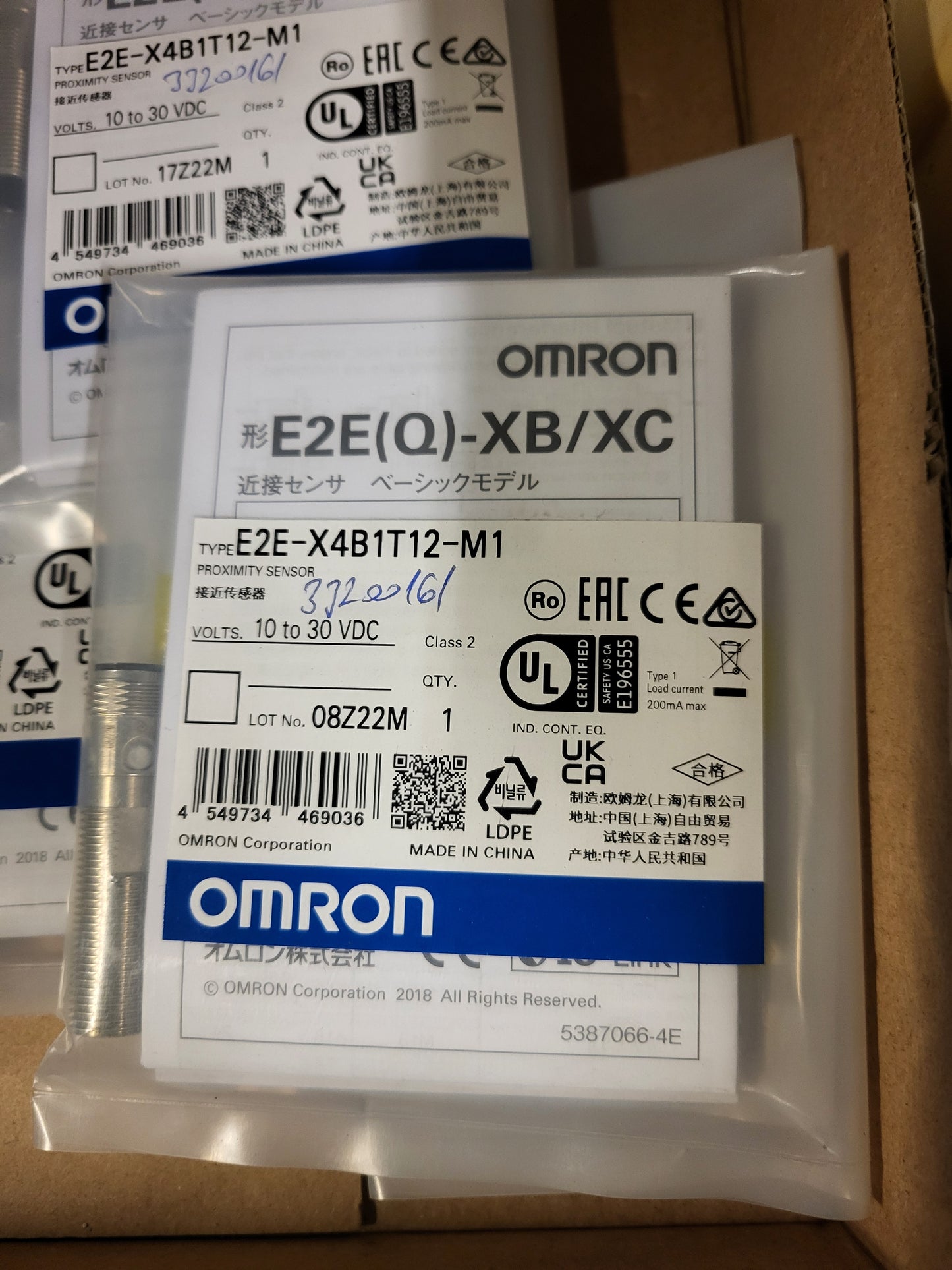 E2E-X4B1T12-M1, proximity sensor, Omron