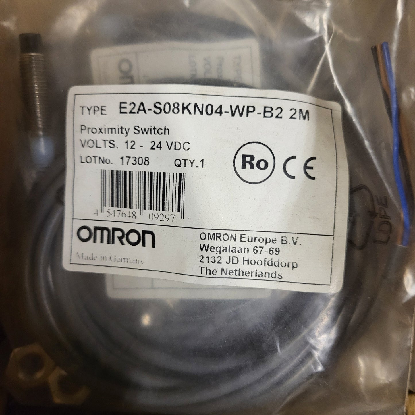 E2A-S08KN04-WP-B2 2M, közelítéskapcsoló, Omron