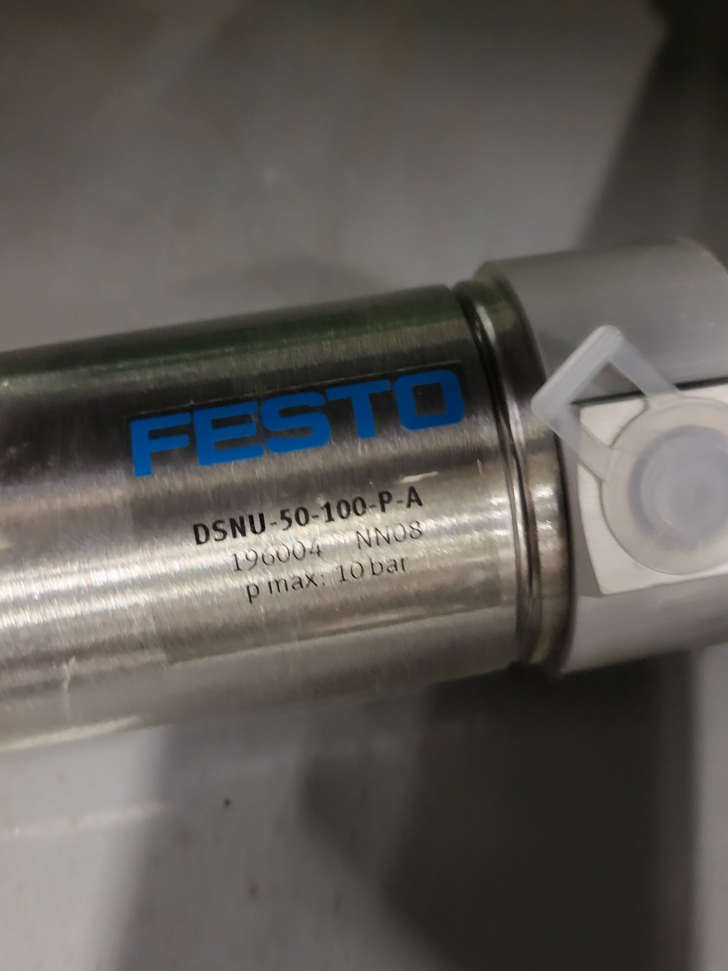 DSNU-50-100-P-A, kerek munkahenger, Festo, 10bar
