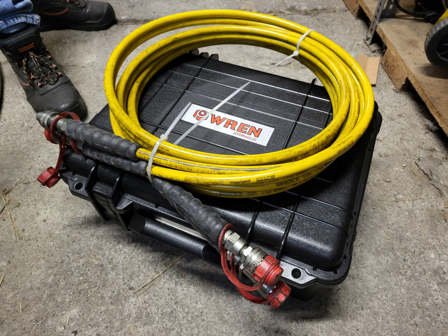 8iBT, WREN, hydraulic torque wrench, with KLW4000A electric power supply unit