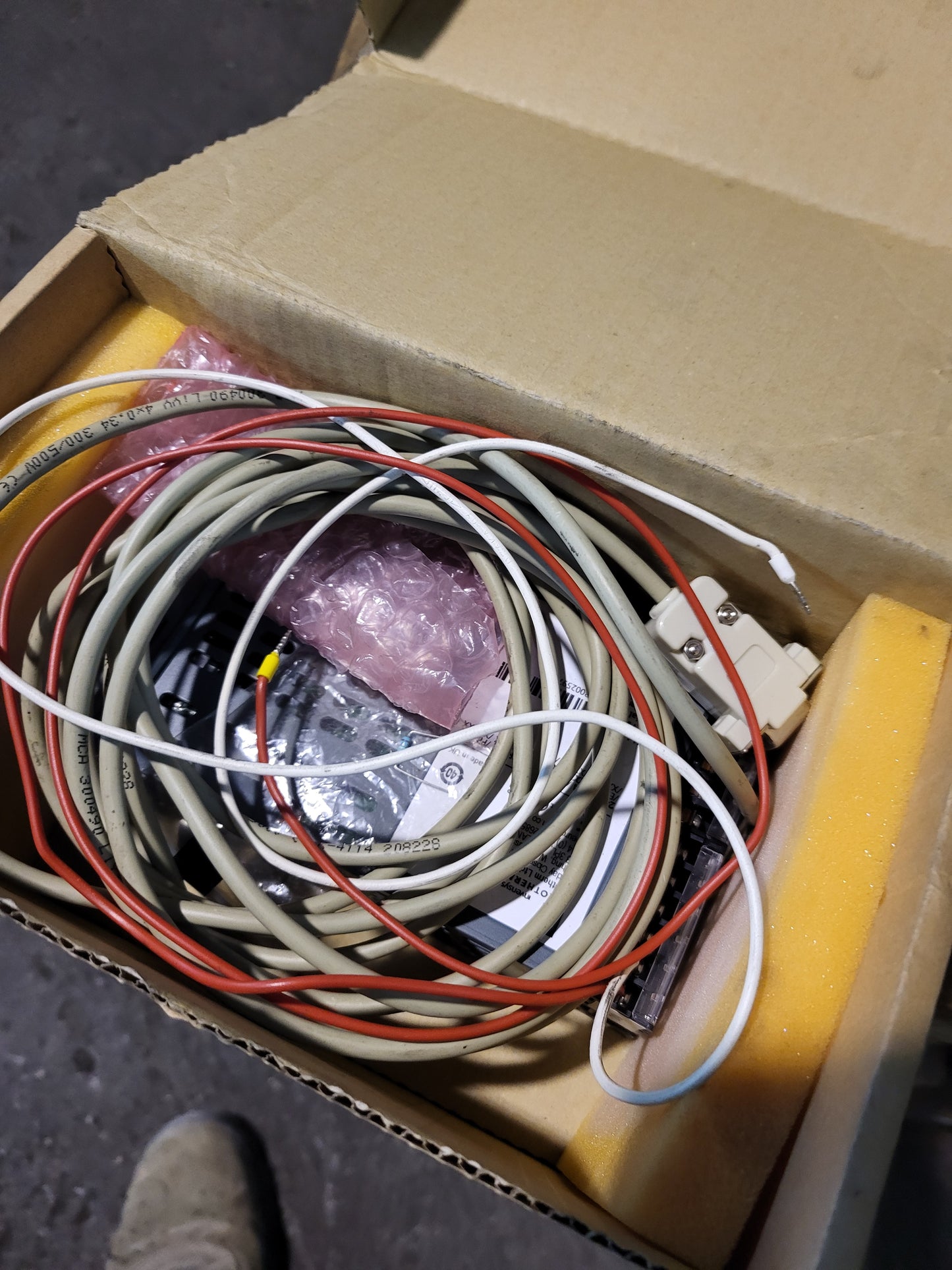 2408F/P4/VL/D4/D4/RR/RF/PB/XX/ENG/xxxxxx, Eurotherm, Thermostat