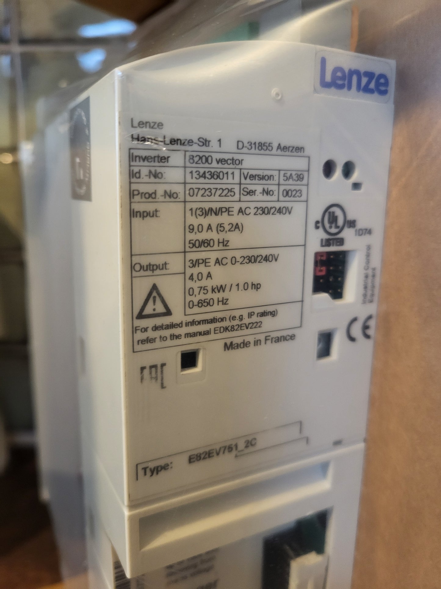 E82EV751_2C, Lenze, 8200 Vector frekvenciaváltó, 0.75kW, 4A