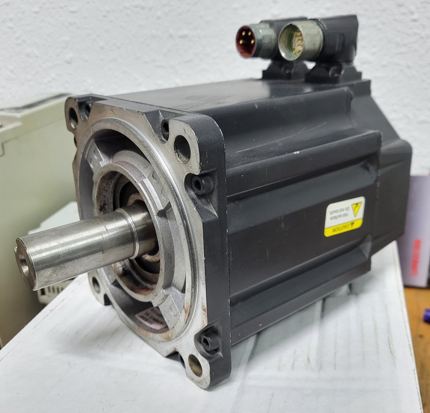 MPL-B520K-MJ72AA, Allen-Bradley, Kinetix, AC servo motor, 3.5kW