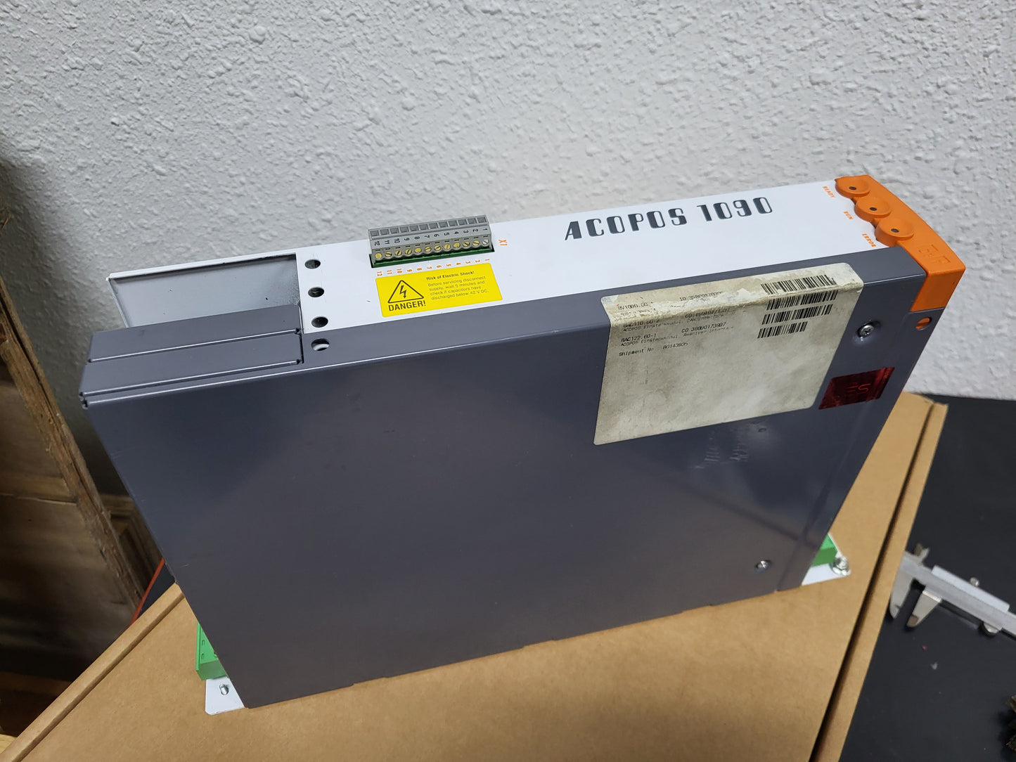 8V1090.00-1, B&R, Acopos 1090, szervo hajtás, 8.8A, 4kW