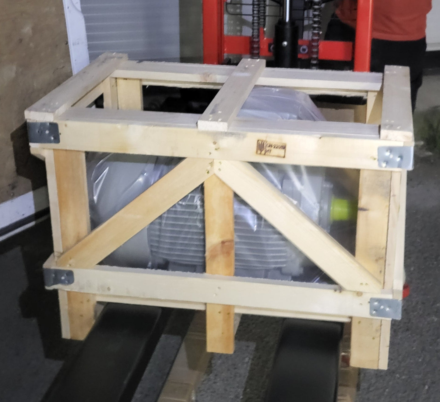 15BA160M4, 11kW, 4p, 160 B3 IE3, 400/690V, PTC motor, Lammers
