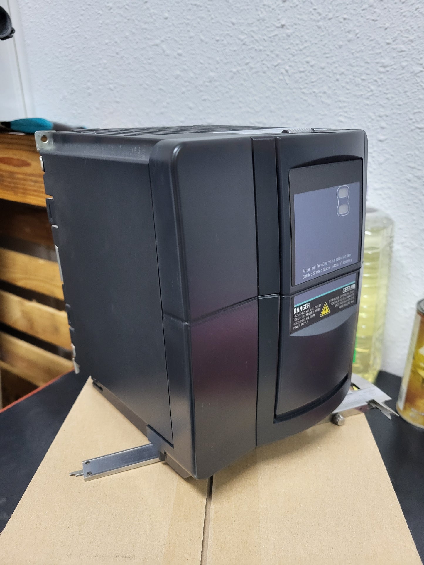 6SE6440-2UD23-0BA1, Micromaster 440 frekvenciaváltó, 7.7A, 3kW-os motorhoz