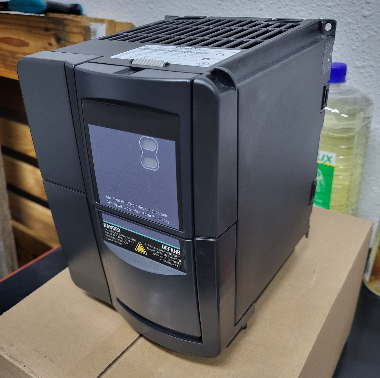 6SE6440-2UD23-0BA1, Micromaster 440 frekvenciaváltó, 7.7A, 3kW-os motorhoz