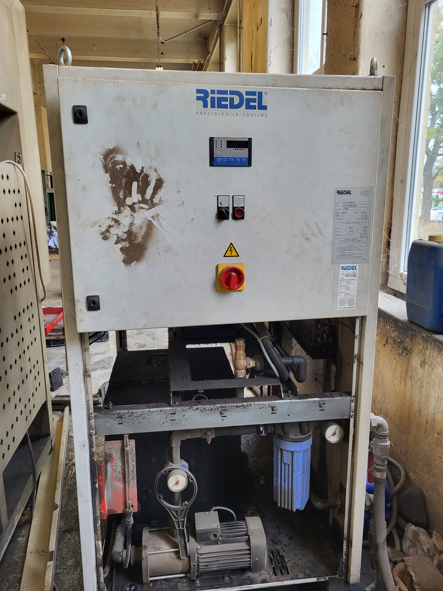 PC161.2M4LE.I, ipari folyadékhűtő, vízhűtő egység, Riedel