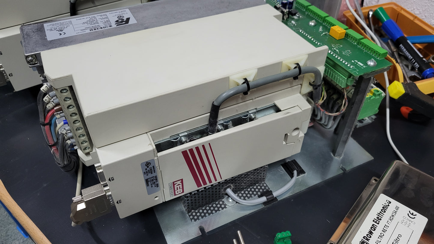 15F5M1E-35GA frekvenciaváltó, 11kW, 24A, 400V, KEB Combivert