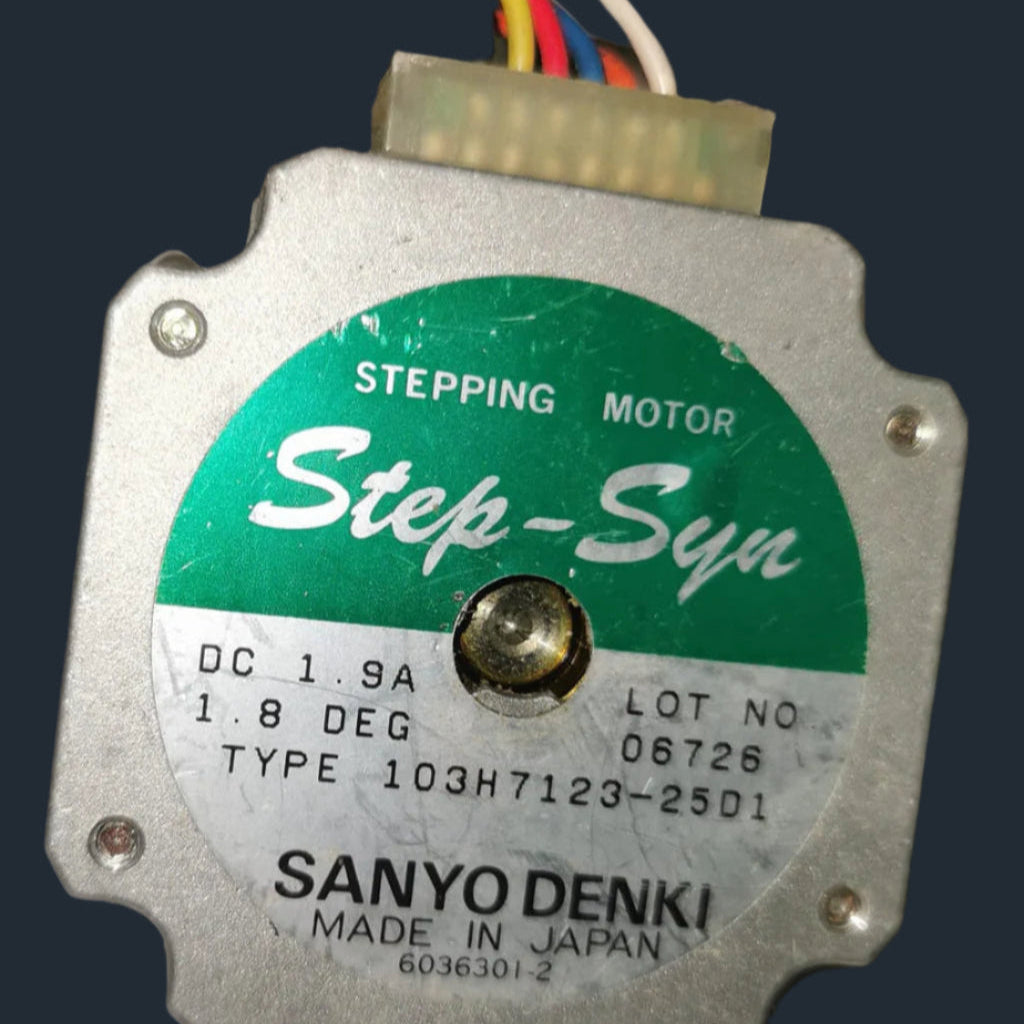 103H7123-25D1, Sanyo Denki Schrittmotor, 1,9A