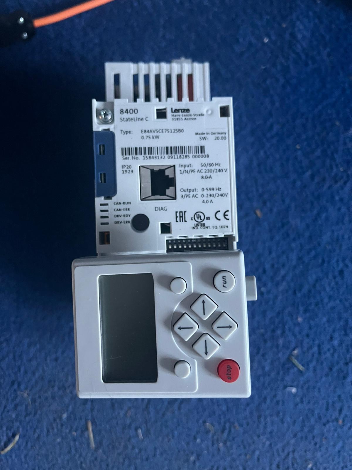 E84AVSCE7512SB0, 0,75 kW, 4 A, Lenze-Wechselrichter, 8400, Stateline C