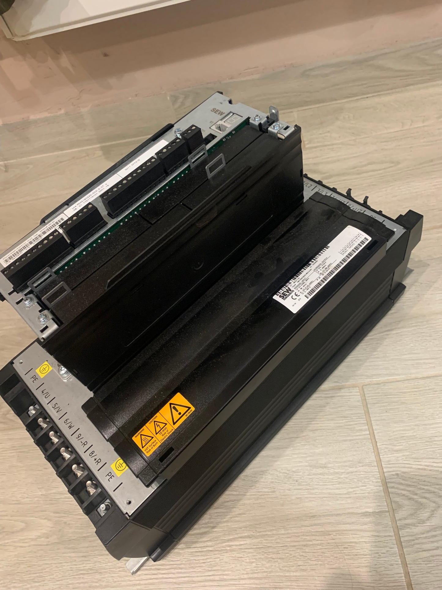 MDX61B-00/0T Steuerungshauptmodul, mit MDX61B0220-503-4-0T Steuerungseinheit, mit MDX60A0220-503-4-00 Umrichter: SEW Movidrive, 31,9 kVA, 46 A, 22 kW