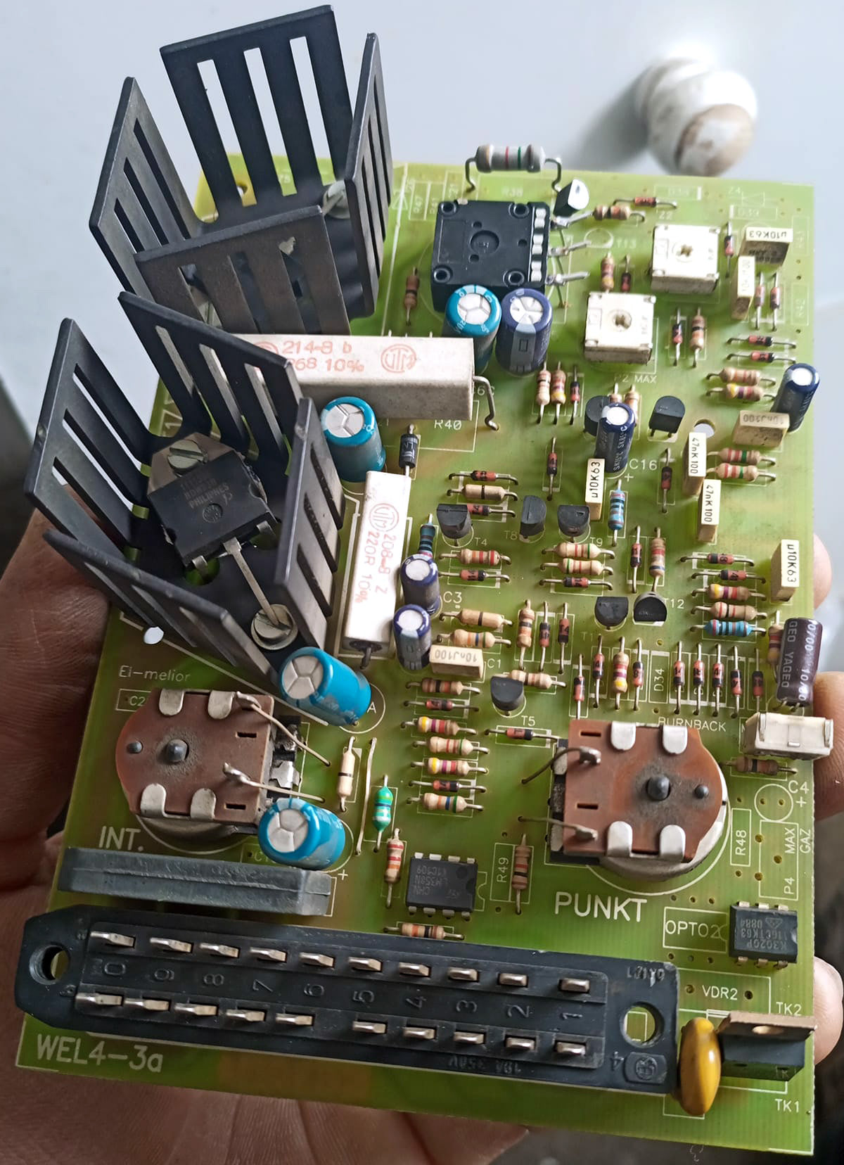 NG433 (a régi, kifuttatott WEL4-3a kártya 100%-osan kompatíbilis, követő típusa) hegesztőállomás vezérlőkártyája