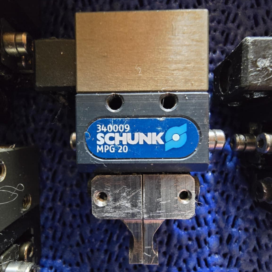 340009, MPG20, parallel gripper, pneumatic clamp, Schunk