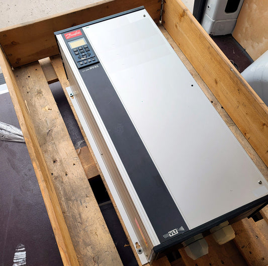 178B0651, 77A, 45kW-os motorhoz, VLT6000, Danfoss frekvenciaváltó
