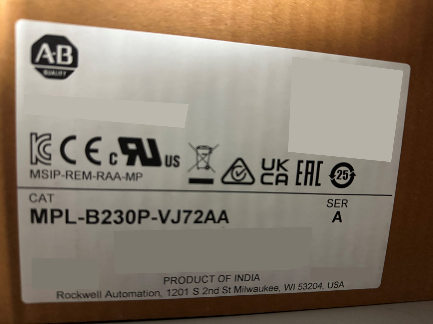 MPL-B230P-VJ72AA, AC-szervo motor, 0.86kW, Allen-Bradley