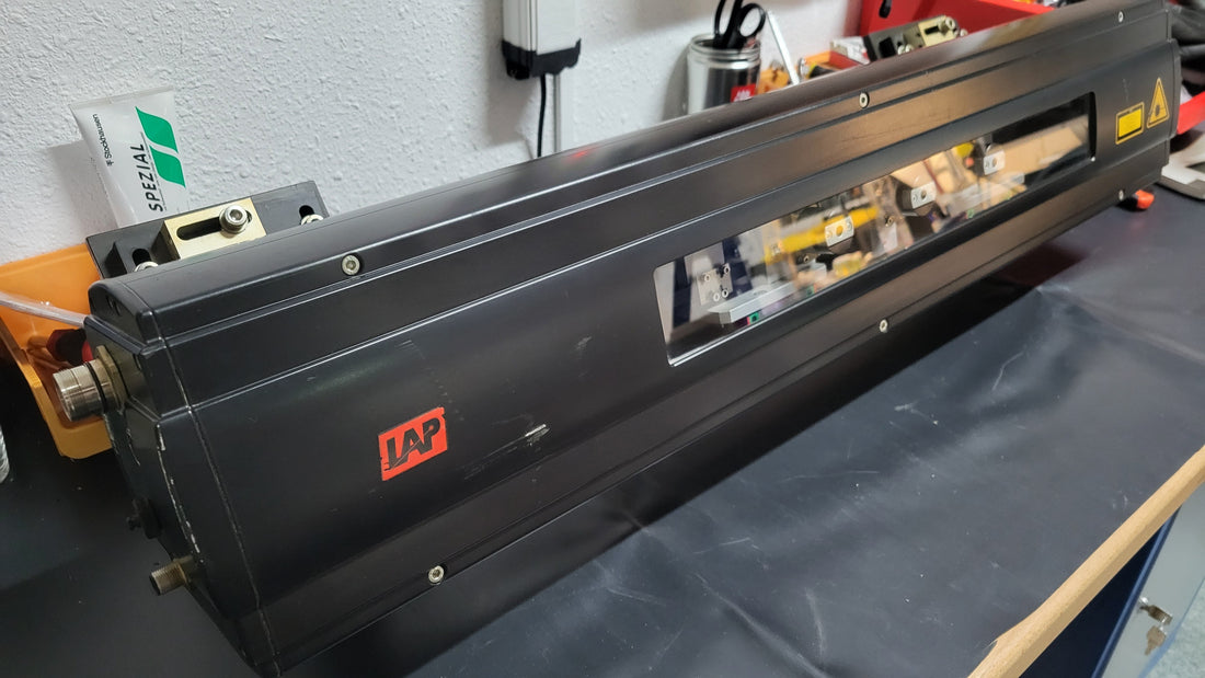 Abroncsgyártók, figyelem! - raktári SLD-S-2-1-0400-8, servolaser, pozicionáló lézer modul, 400mm, LAP