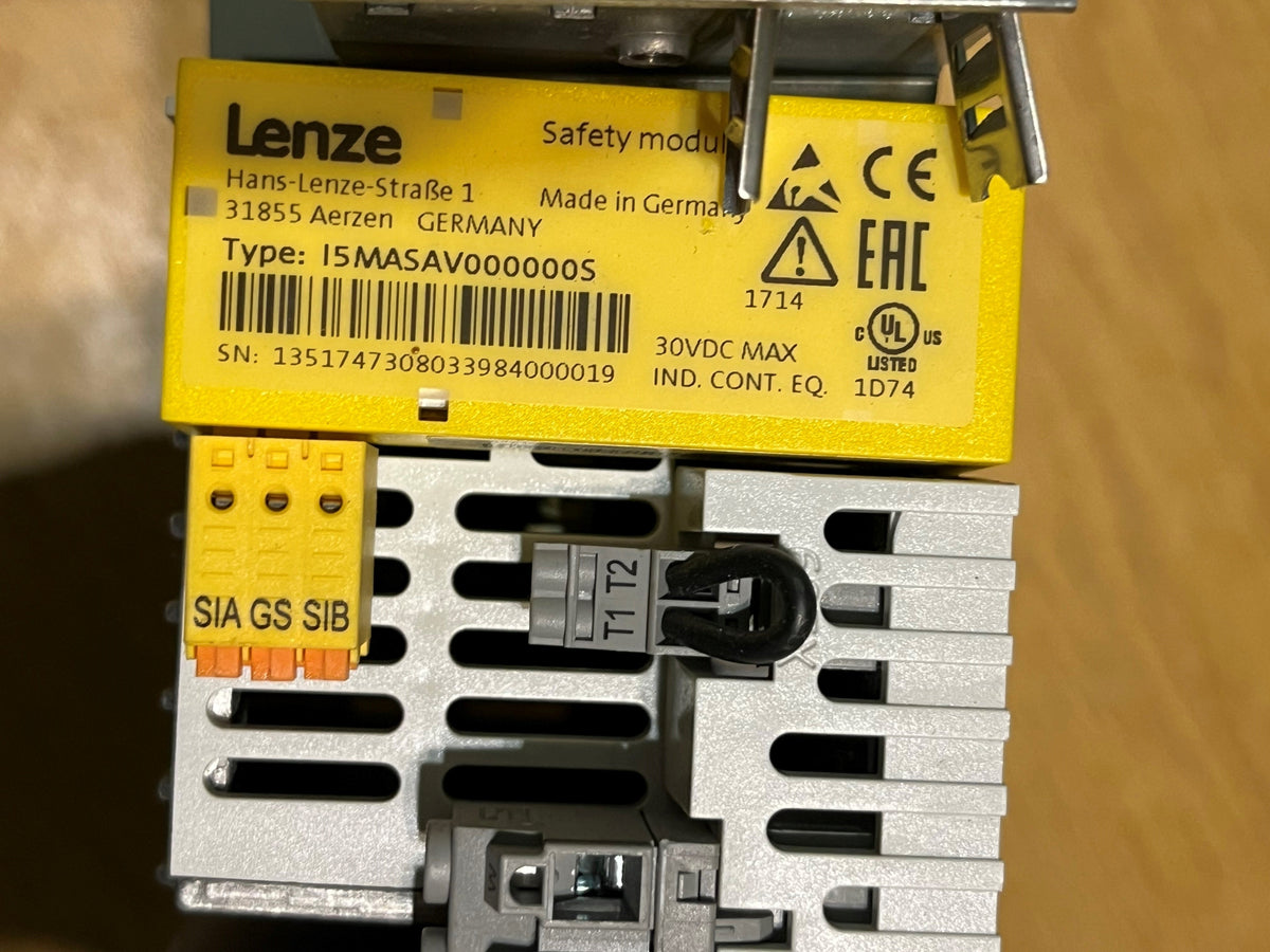 I5DAE155B10010000S, i550 cabinet-sorozat, Lenze vector frekvenciaváltó, 0.55kW