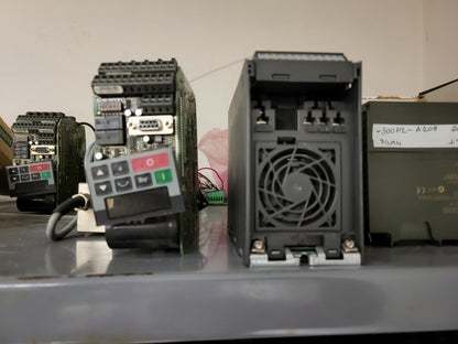 6SE6440-2AB15-5AA1, MICROMASTER 440, Siemens frekvenciaváltó, 0.55kW, 1-fázisú, 230VAC, 6.2A