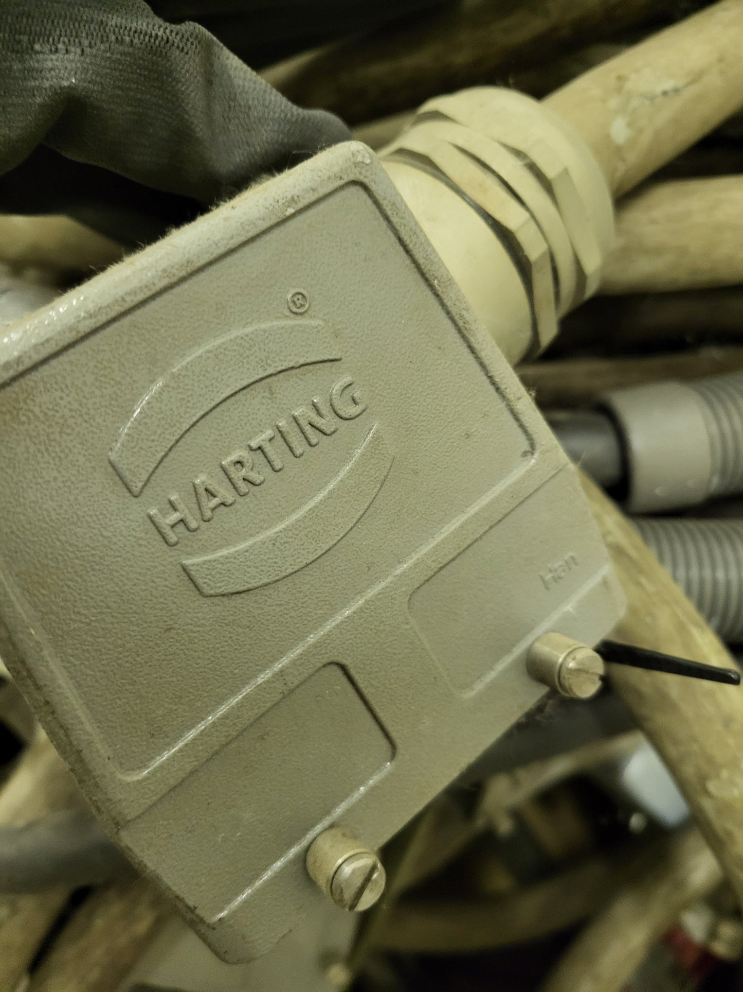 613437 L/H, Harting karkábel, 4.5 méteres