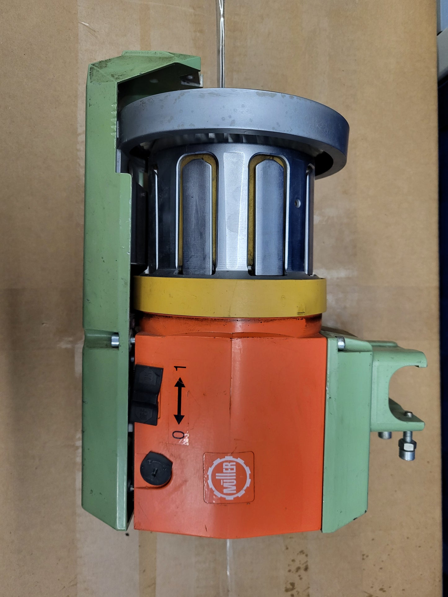 IRO Nova 1000 JMF, 5120.03.2 fonalakkumulátor/fonaladagoló