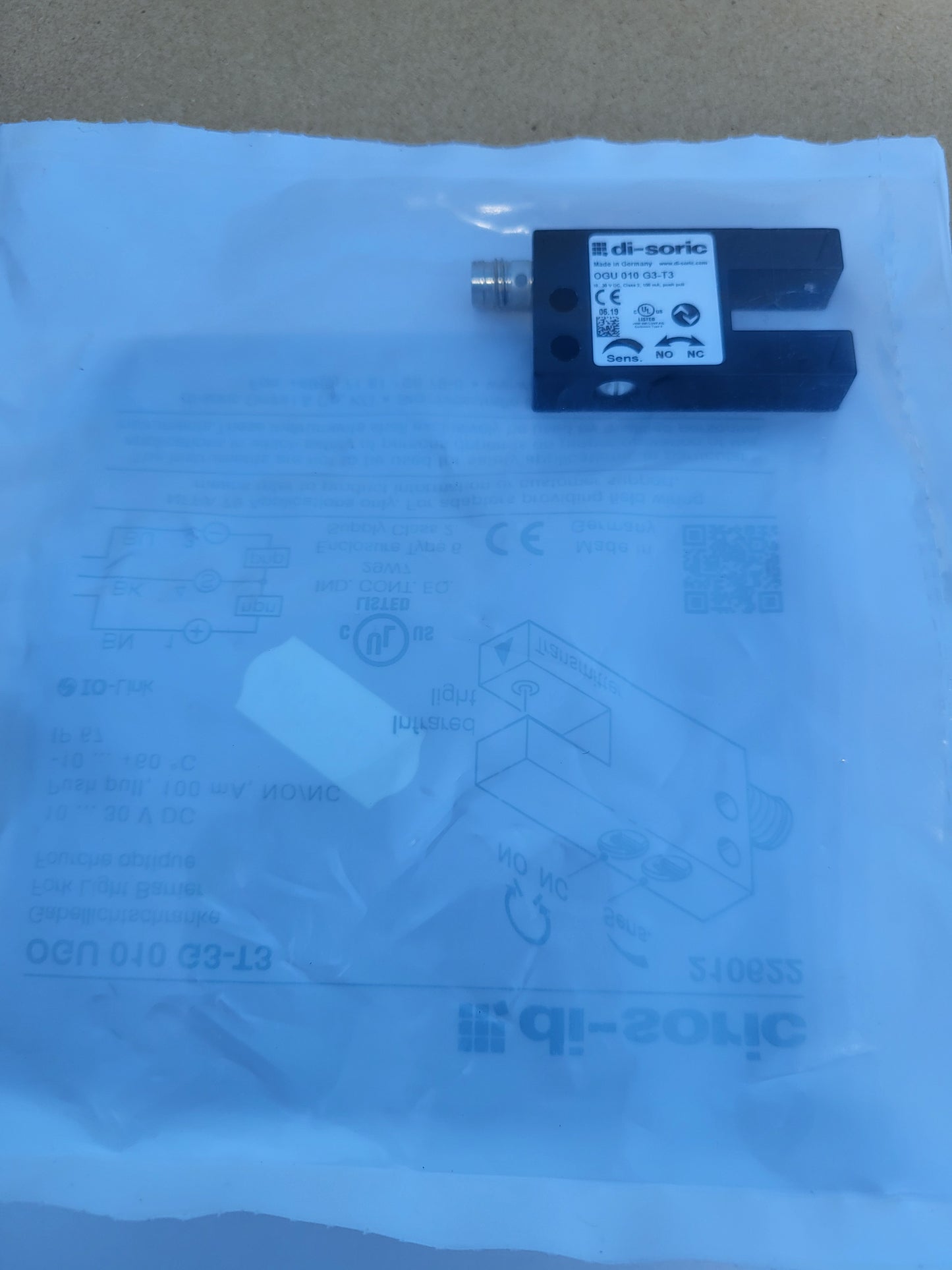 OGU 010 G3-T3 - Villás fénysorompó Ellenütemű / PNP / NPN 10mm 30V 30mA IP67 OGU, Di-Soric