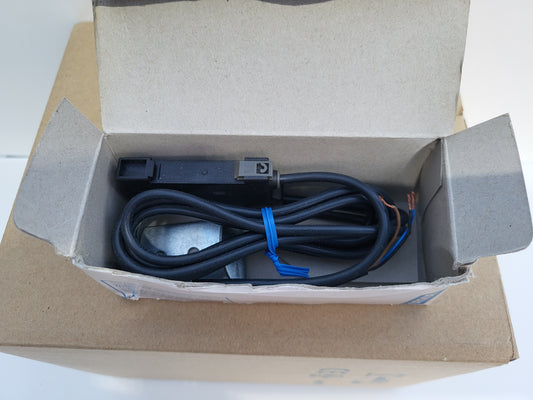 E3X-NA11, OMRON Potentiometer adjustable digital fiber optic amplifier