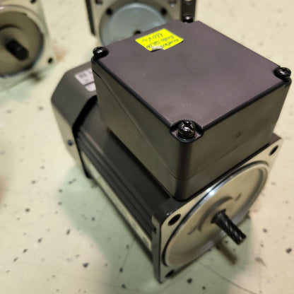 M9RZ90GK4GG1, egyfázisú, irányváltó aszinkron motor, 90 W, Panasonic