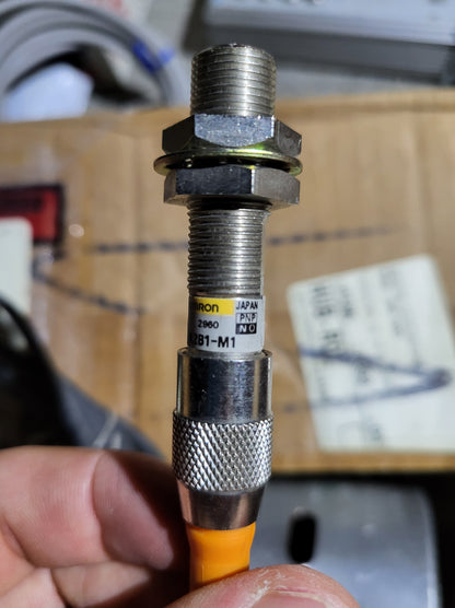 E2EB-X2B1-M1, Omron, inductive proximity sensor