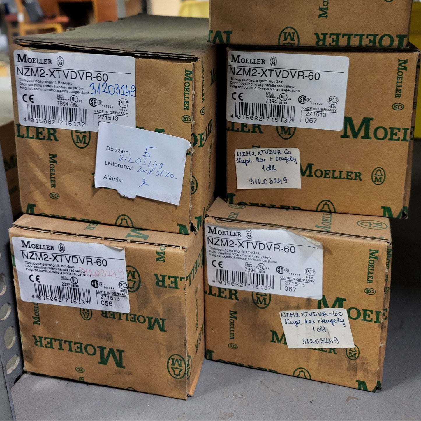 NZM2-XTVDVR-60, 271513, Türanschluss-Drehhebel, rot-gelb, für Not-Aus, Leitungsschutzschalter, Eaton Moeller