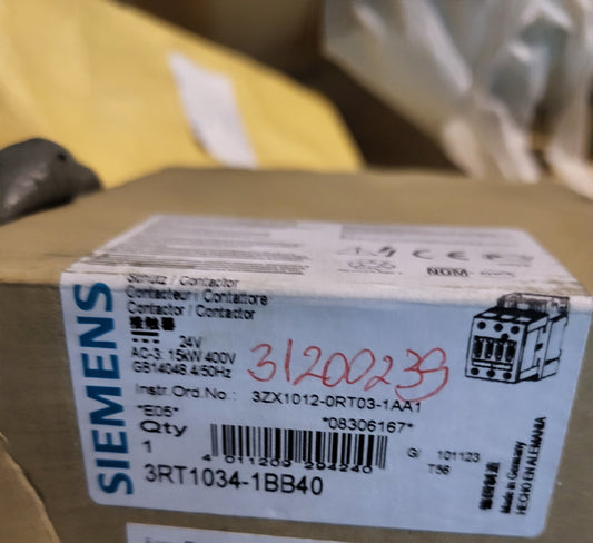 3RT1034-1BB40, mágneskapcsoló + segédérintkező, Siemens