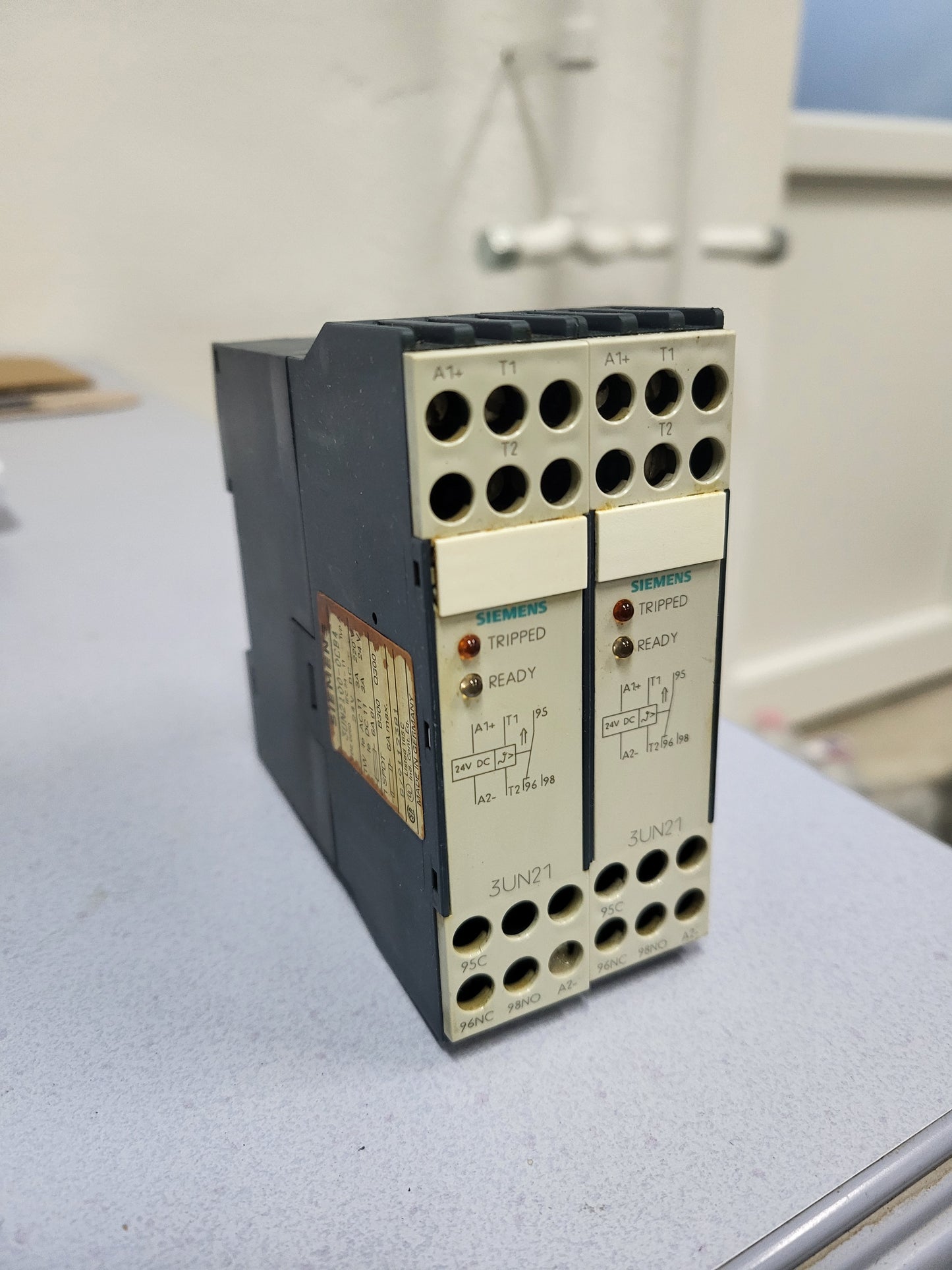 3UN2100-0CB4, Siemens, PTC termisztoros motorvédő relé